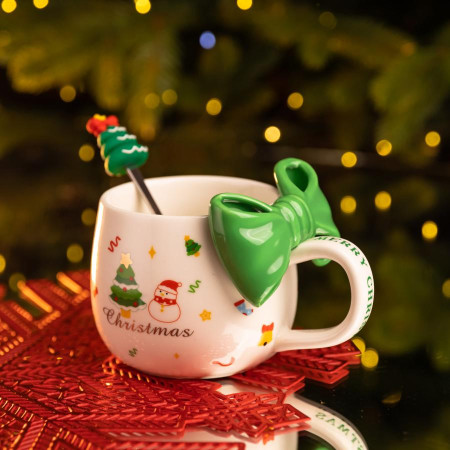 Новогодняя фарфоровая чашка с ложкой Merry Christmas 400 (мл) Зеленый Yiwu FM-CS-19B