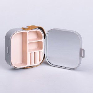 Міні-скринька для прикрас Mini Box з дзеркалом 9х9х3,8 см, сірий. Photo 3
