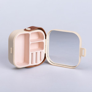 Міні-скринька для прикрас Mini Box з дзеркалом 9х9х3,8 см, бежевий. Photo 3